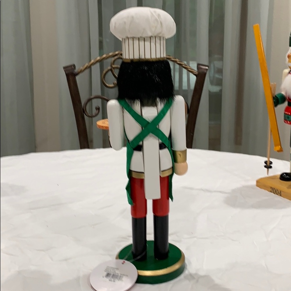 Nutcracker - Picture 3 of 5